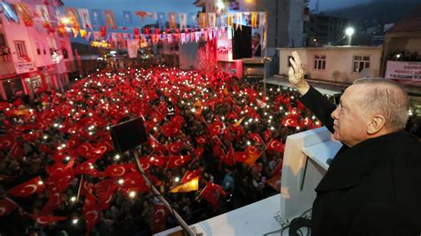Cumhurbaşkanı Erdoğan: Milletin sıkıntısından medet umacak duruma düştüler - Son Dakika Haberleri